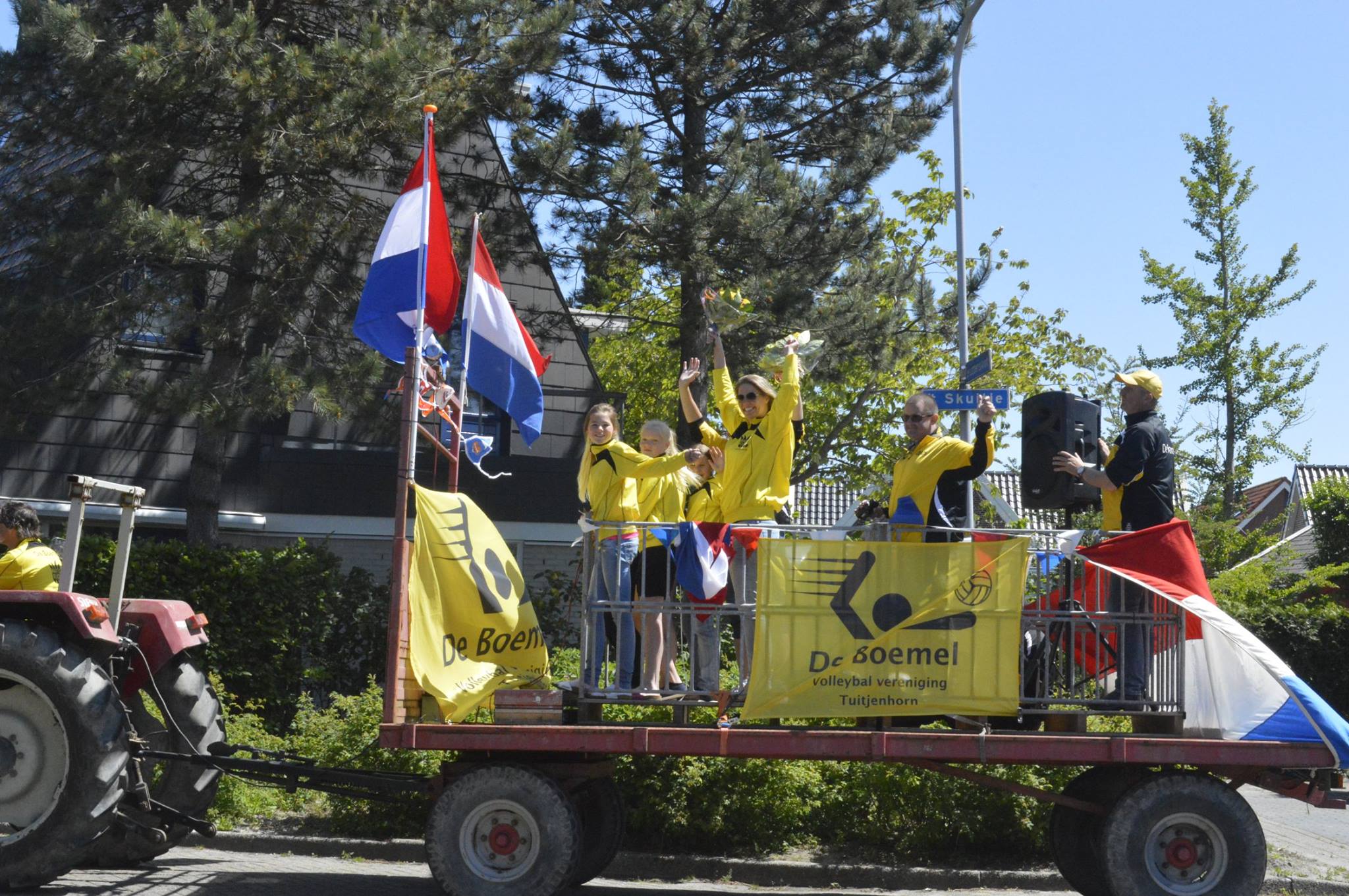 Huldiging CMV meiden