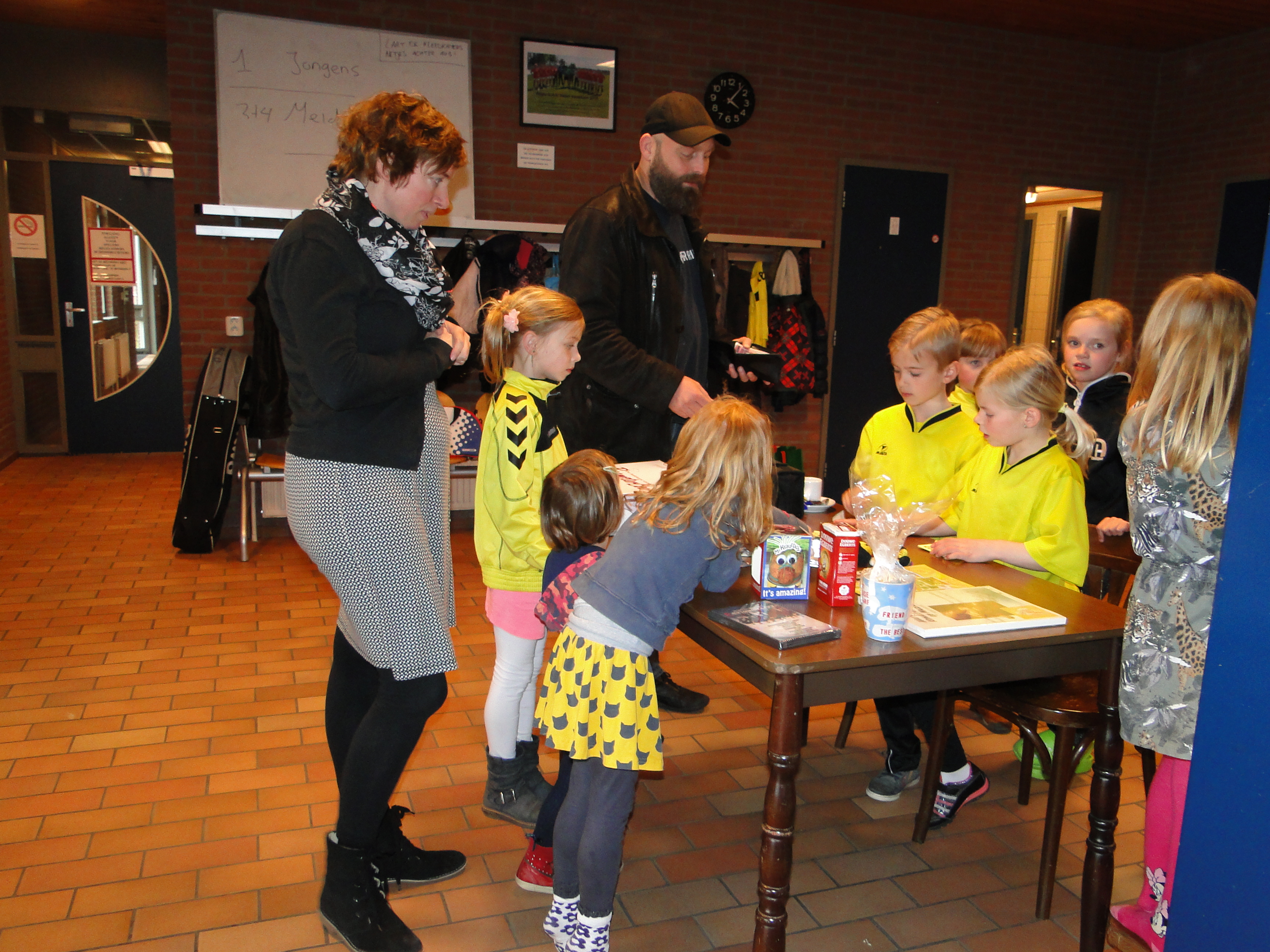 Sem Bonte wint taart tijdens verloting