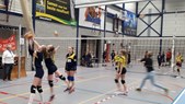 Inspelen voor de wedstrijd tegen Limes